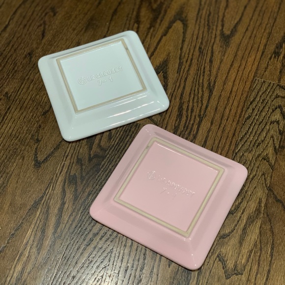 New Le Creuset Sakura Small Square Plates Set of 2 - Picture 5 of 5
